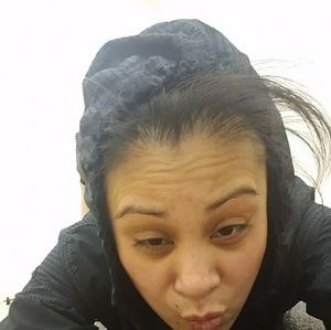 Meet your Posher, Leslie