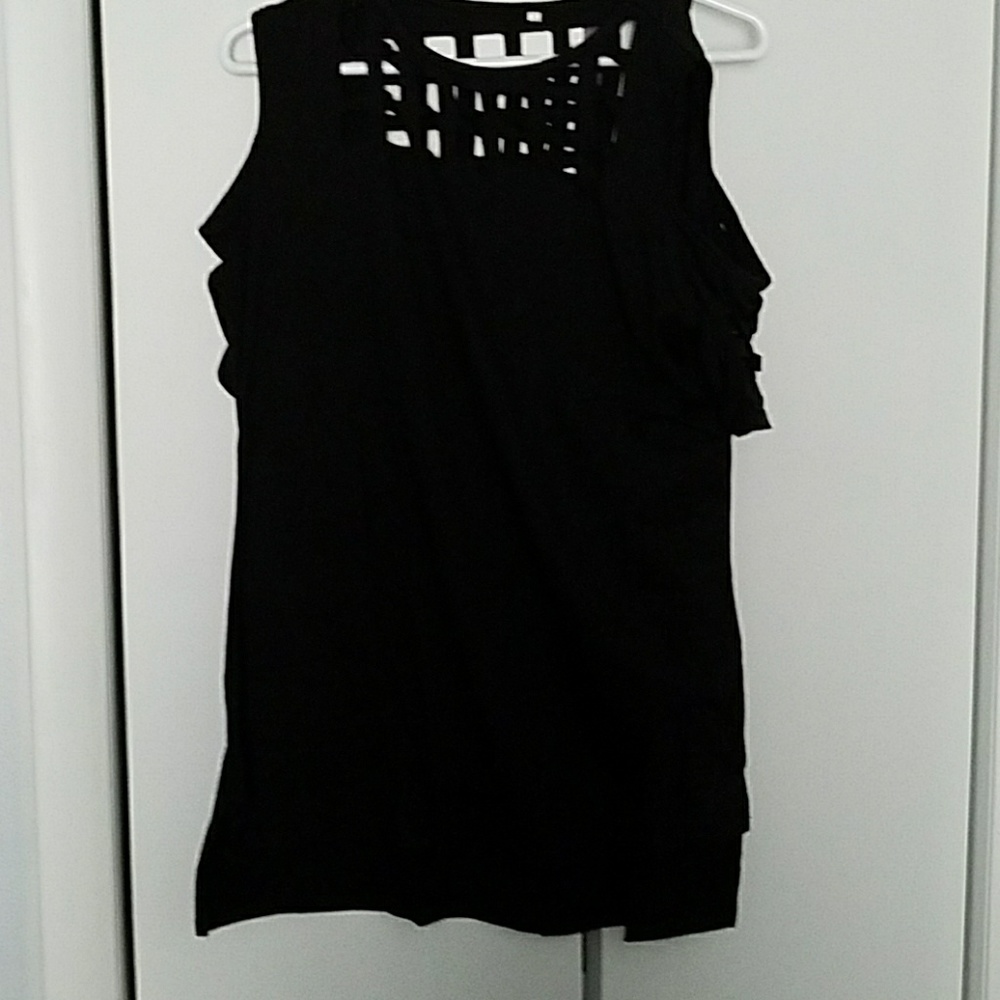 LAST ONE  PRICE FIRM  COLD SHOULDER  CAGE TEE - Picture 3 of 3