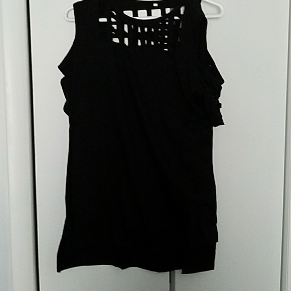 LAST ONE PRICE FIRM COLD SHOULDER CAGE TEE - Picture 3 of 3