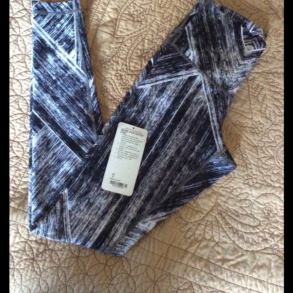 Lululemon wunder under /roll down