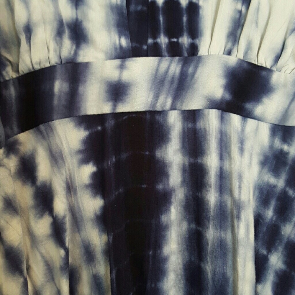 Dress open back - Picture 2 of 5