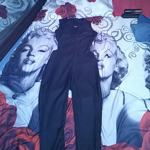 Clothes - Picture 3 of 3