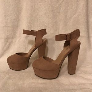 Tan/Taupe Heels