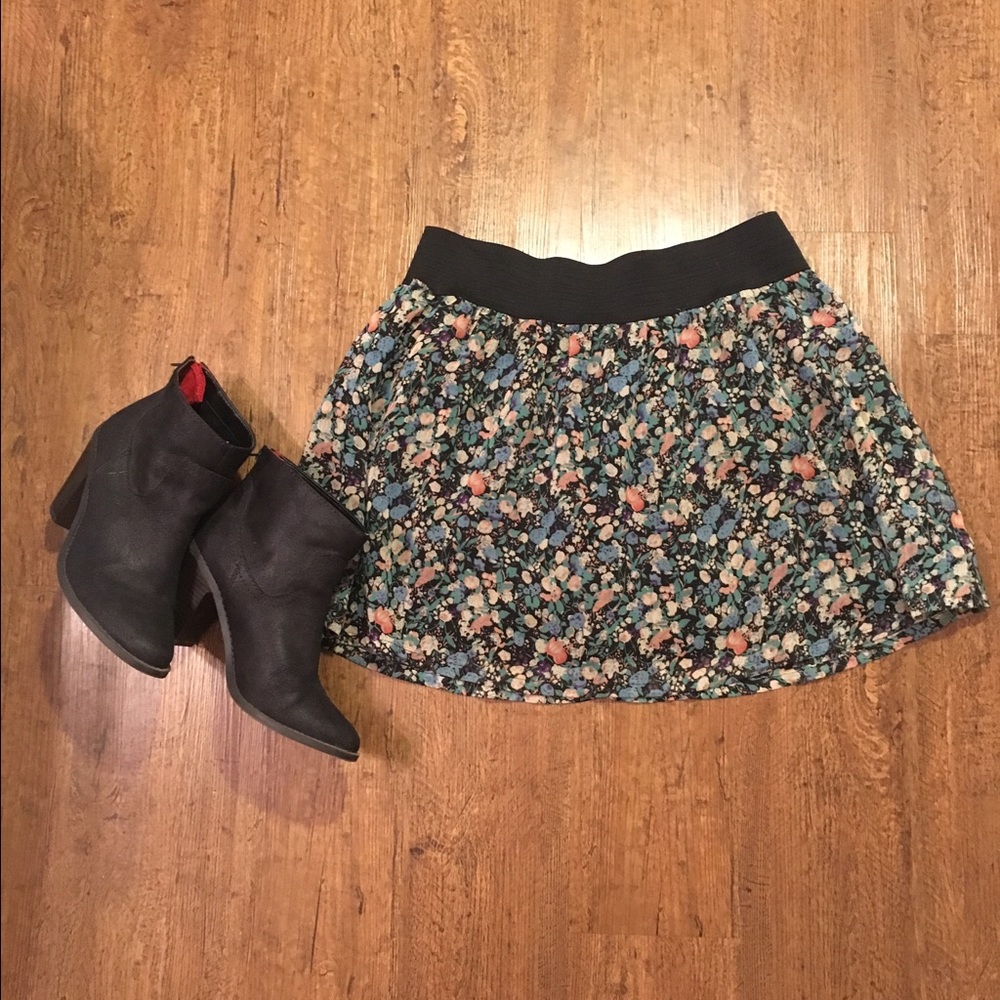 Floral print skirt