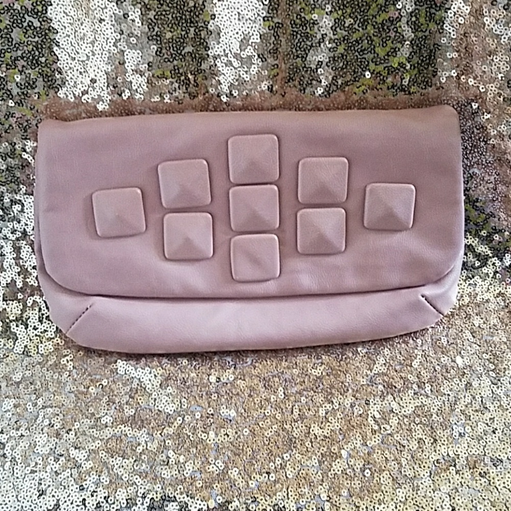 Pale pink clutch
