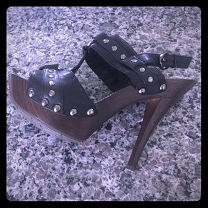 Jessica Simpson heels