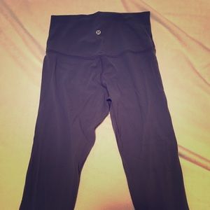 lululemon athletica Align crops in greyvy