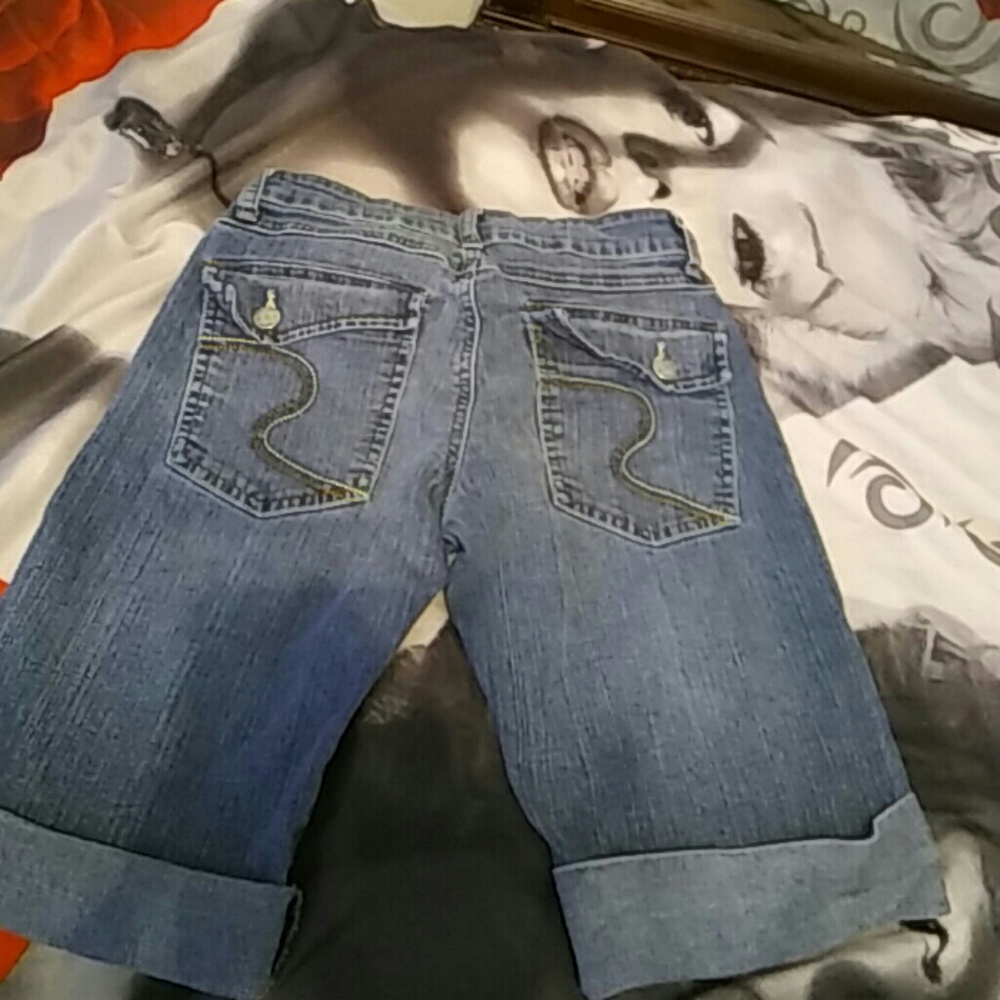 Clothes - Picture 2 of 3