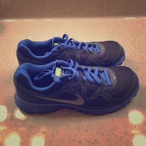 Nike Revolution Sneakers