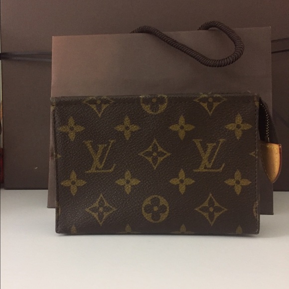 ❌SOLD❌💯 Auth. Louis Vuitton toiletry 15 - Picture 1 of 8