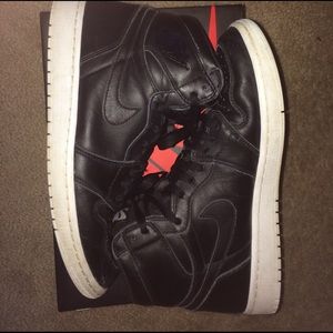 Nike Air Jordan retro 1 "cyber monday"