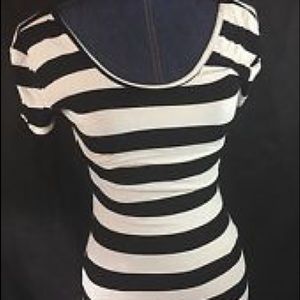 STRIPED STRETCHY/FITTED T-SHIRT