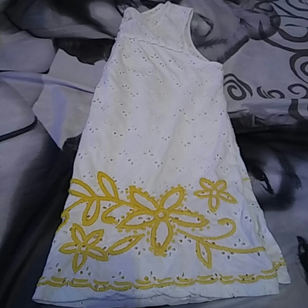 Clothes - Picture 3 of 3