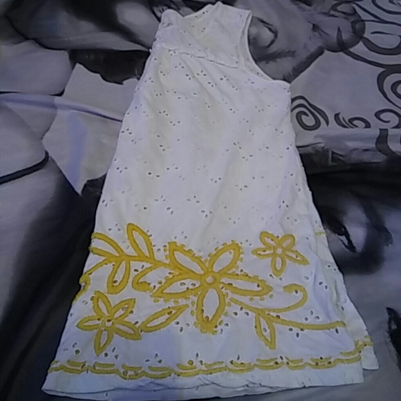 Clothes - Picture 3 of 3