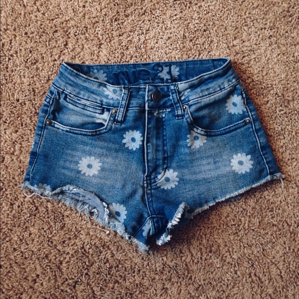 High Waisted Daisy Shorts