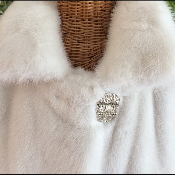 "SOLD" Saga Fur White Mink Jacket - Picture 2 of 8