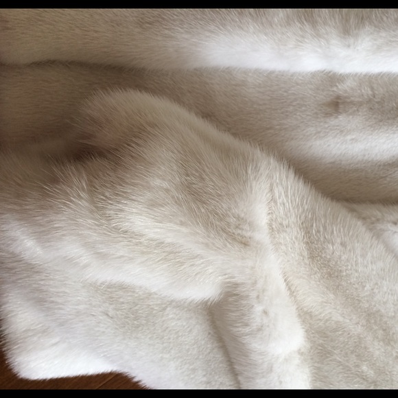 "SOLD" Saga Fur White Mink Jacket - Picture 6 of 8