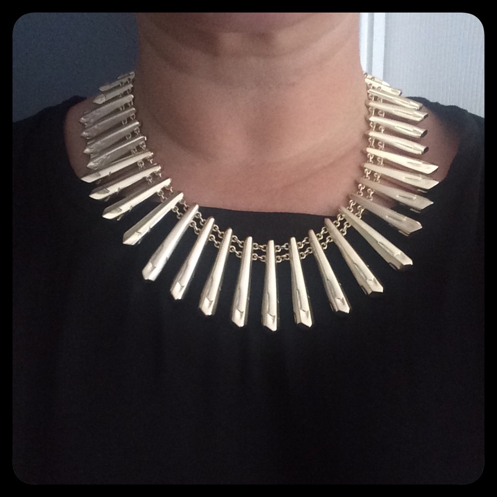 NWT Kendra Scott Jill Collar Necklace in Gold