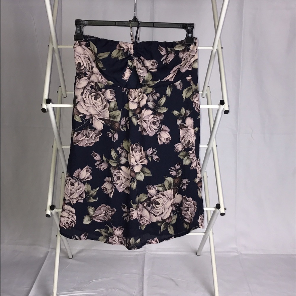 Halter/ strapless dress