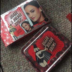 Benefit eyebrow kit!