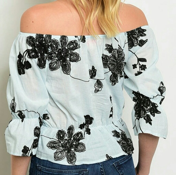 🔴 4 FOR $20!  Off shoulder blouse - Picture 2 of 2