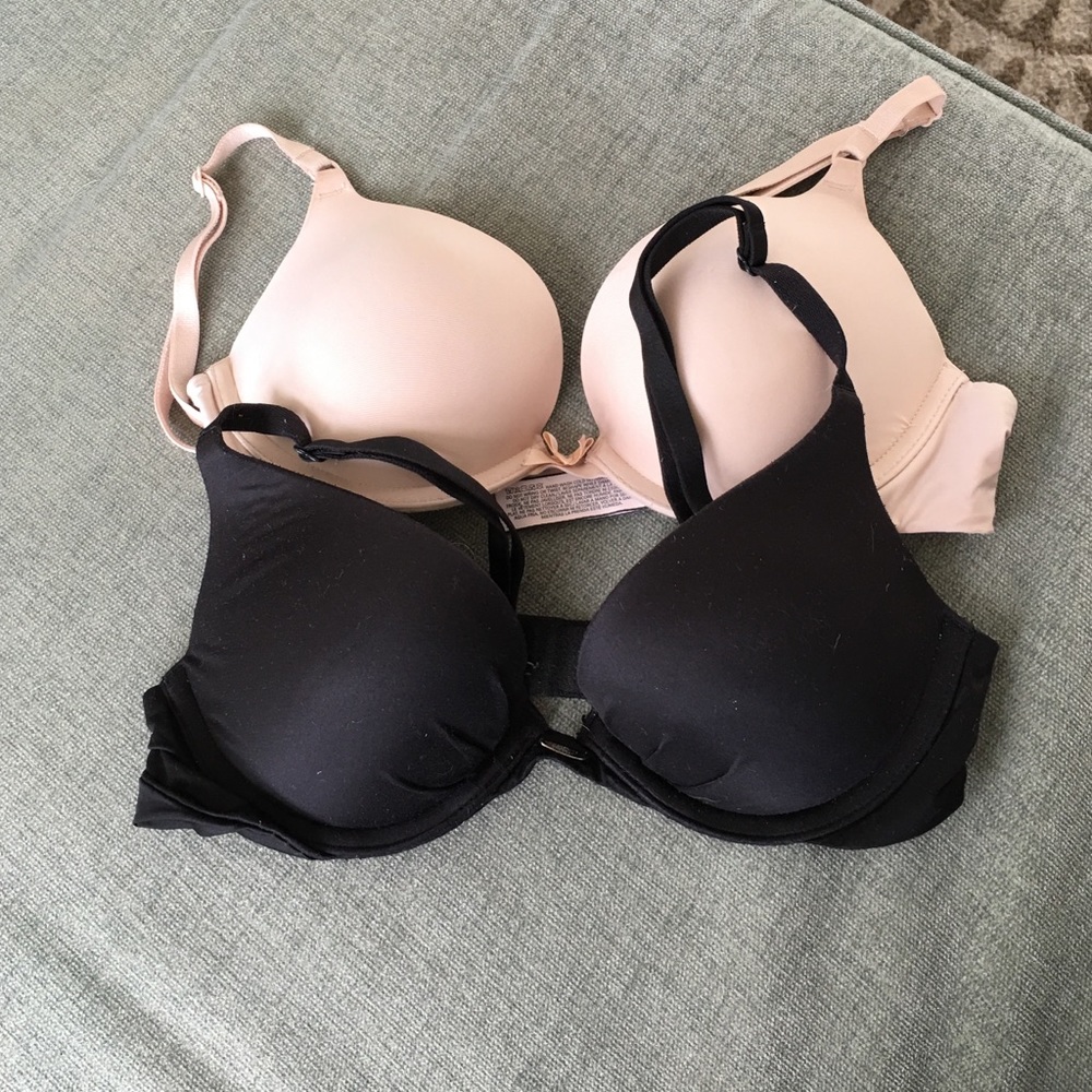 Set of 2 Victoria secret bras