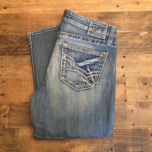 Big Star Distressed Jean Capri