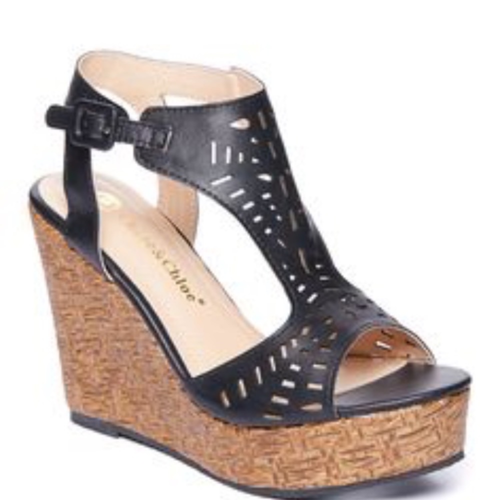 ♦️SOLD♦️cut out wedge size 9 NWOT
