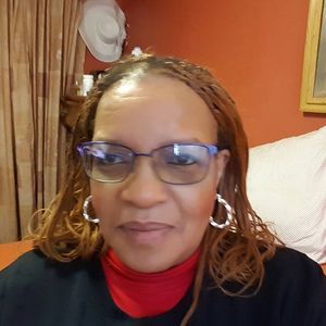 Meet your Posher, Elnora