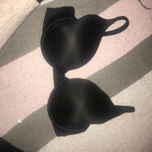 Black Victoria secret bra