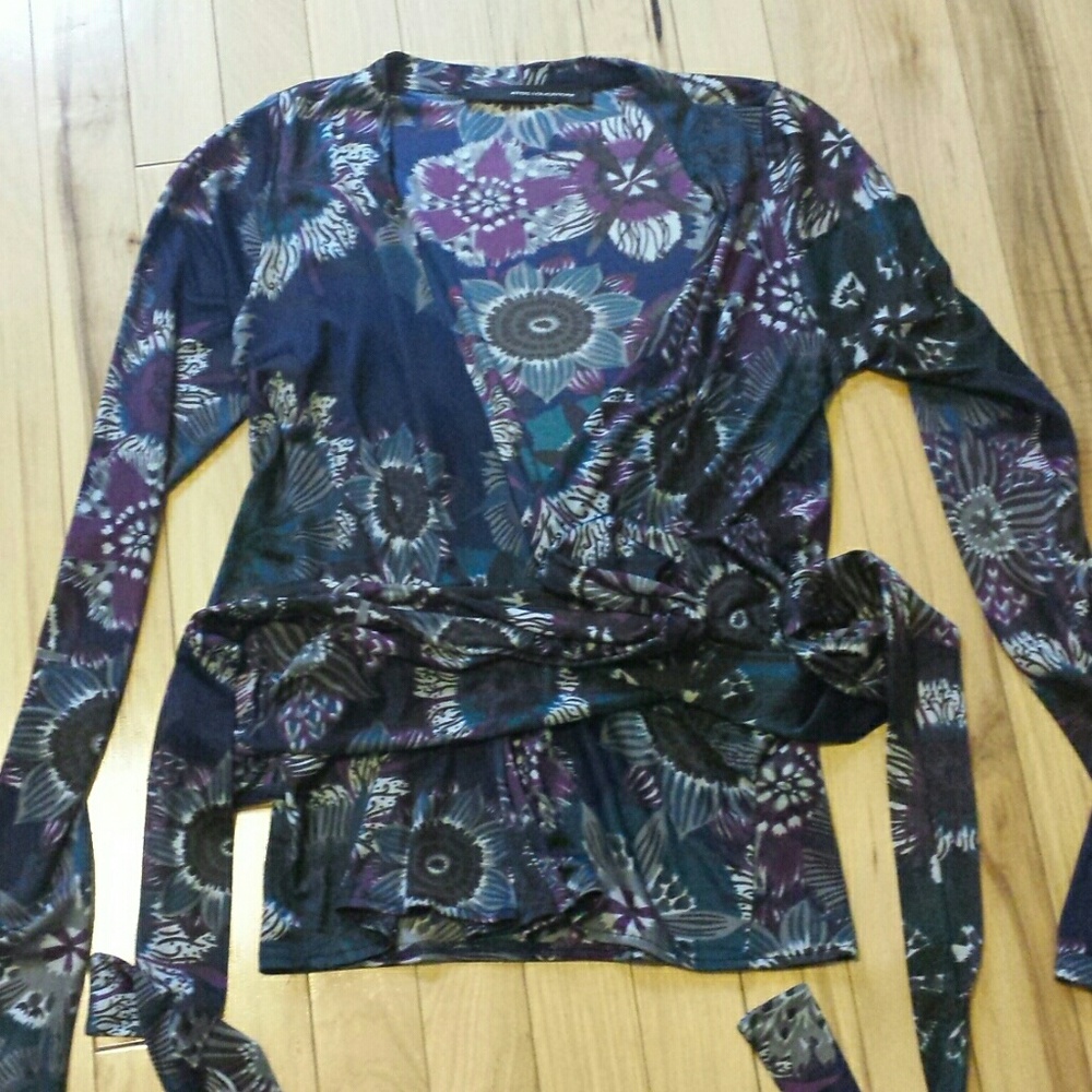 Atos Lombardini Made in Italy low cut wrap top