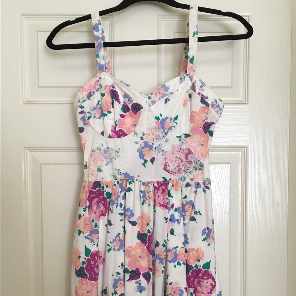 * Cute TOPSHOP Floral Mini Dress in US 8*