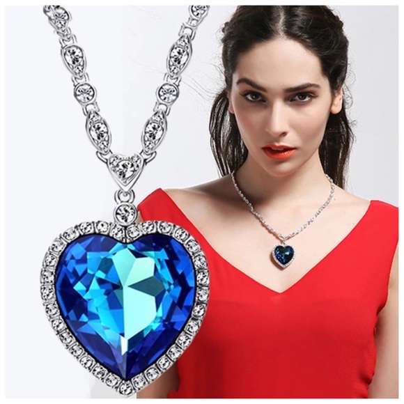 🎁 Swarovski Crystals The Karra  Large Heart Necklace - Picture 3 of 8