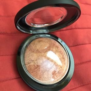 MAC // Cheeky Bronze