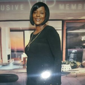 Meet your Posher, Elette