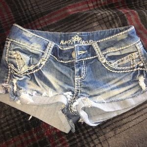 BLUE AND FADED WHITE ALMOST FAMOUS SHORT.