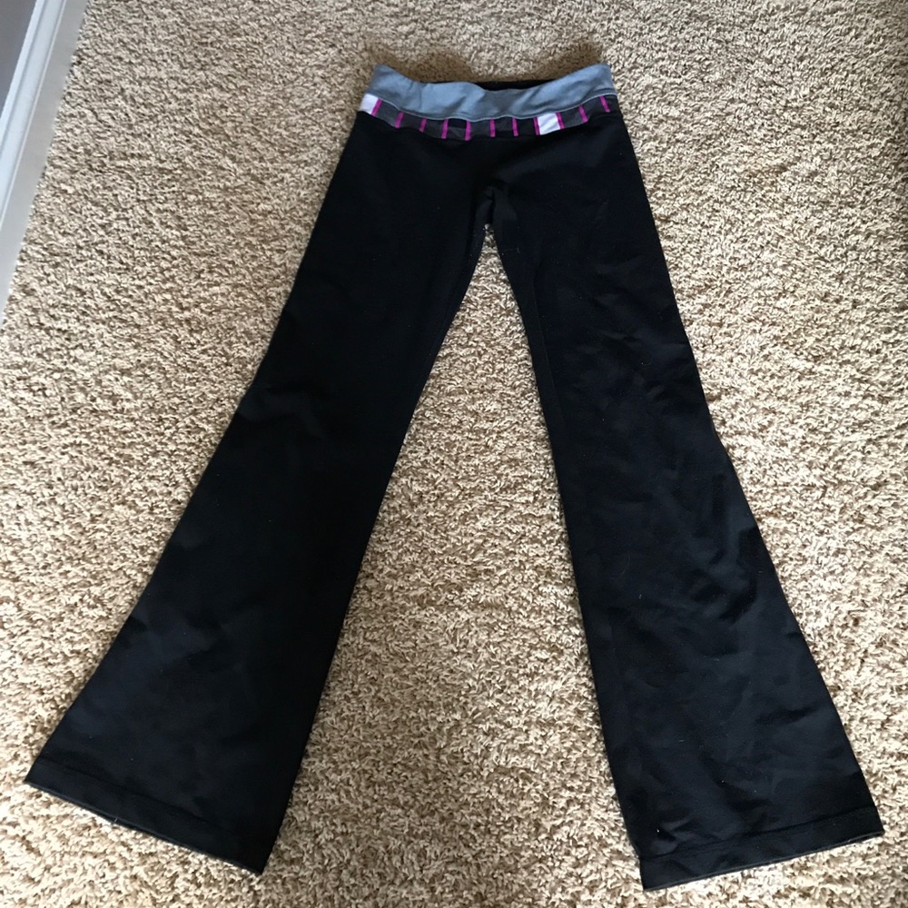 LULULEMON black yoga pants