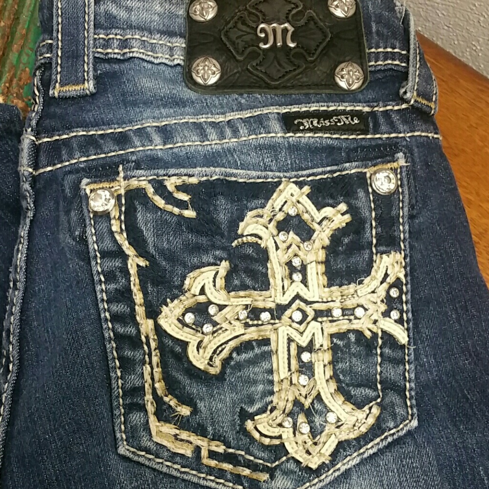 Like New Miss Me Bootcut size 28 33 inseam