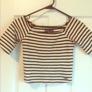 Kendall & Kyle Midsleeve Crop-top