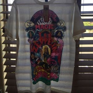 Brand new Hot topic shirt