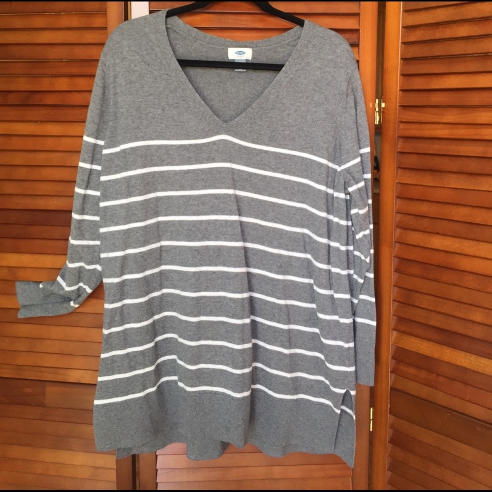 Plus sized stripped light sweater