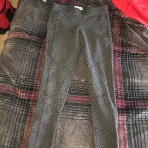 GREY PATTERNED LEGGINGS