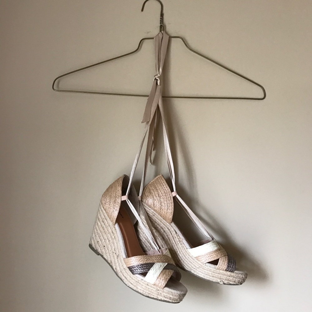 Old Navy Wedge Espadrilles Lace Up Shoe size 8