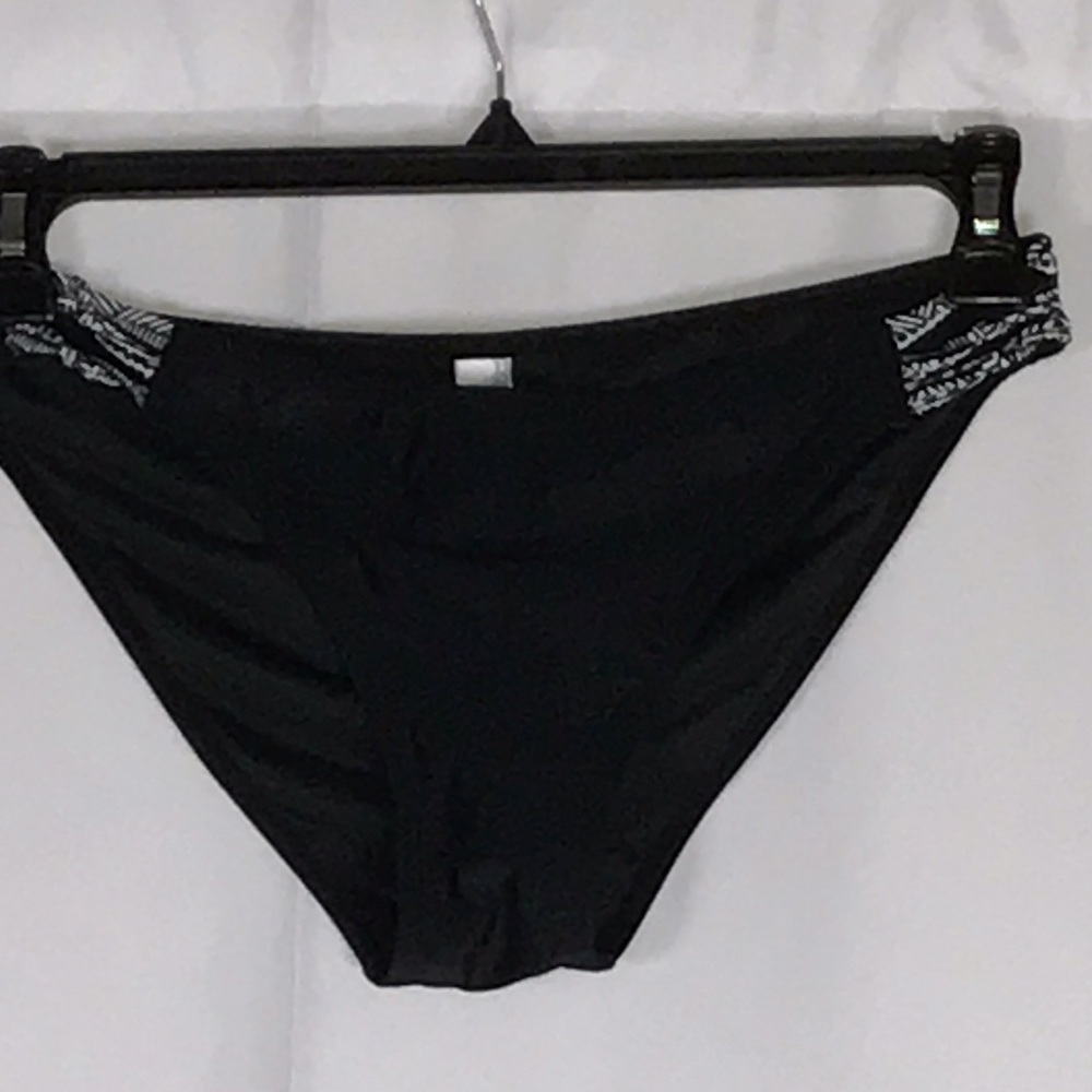 Black bikini bottoms