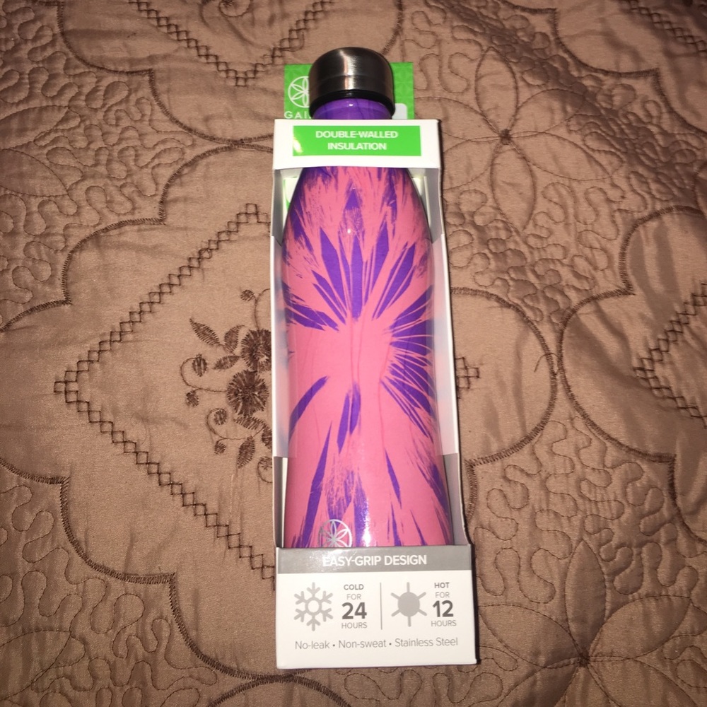 Double walled insulation GAIAM water bottle