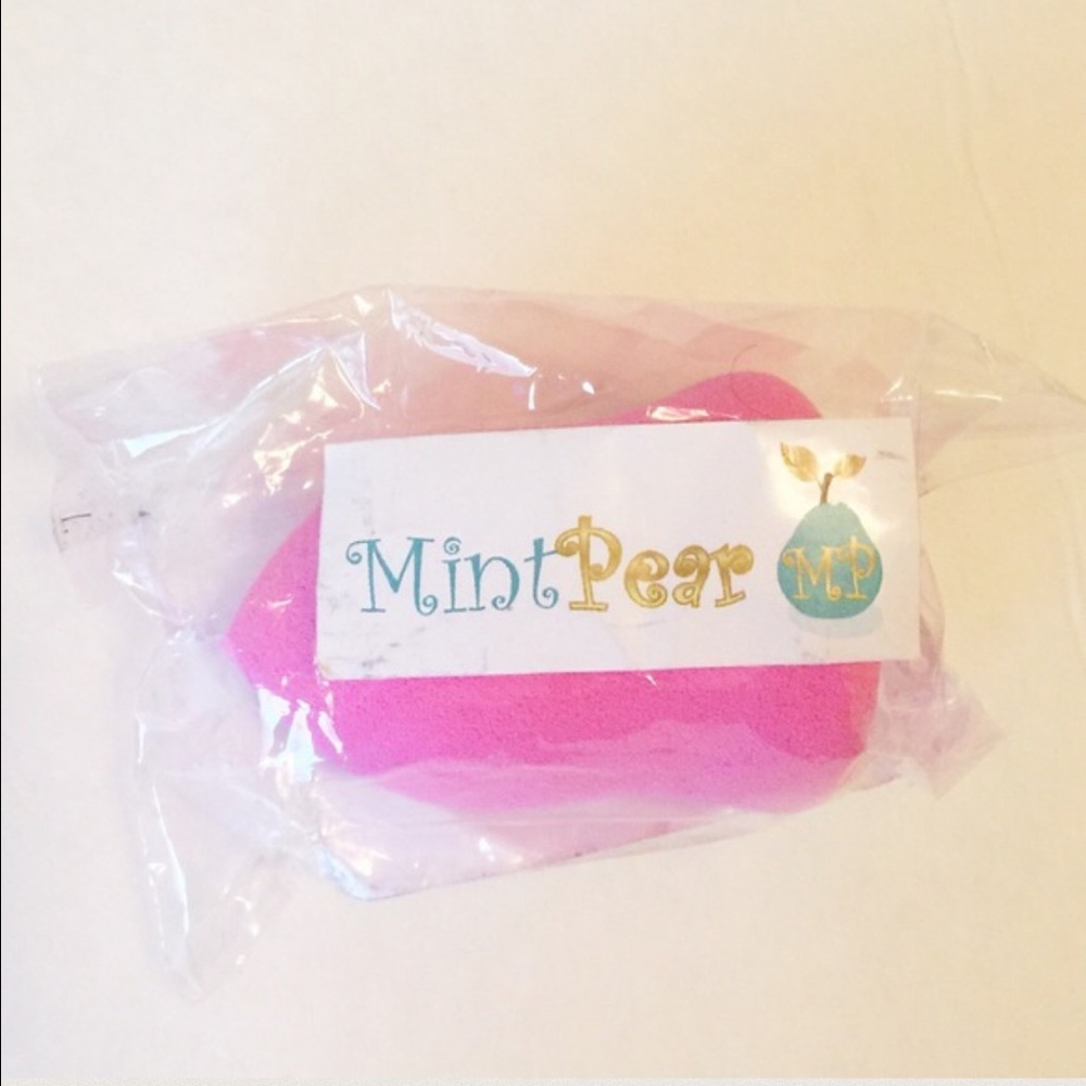 Mint Pear Beauty Blending Sponge
