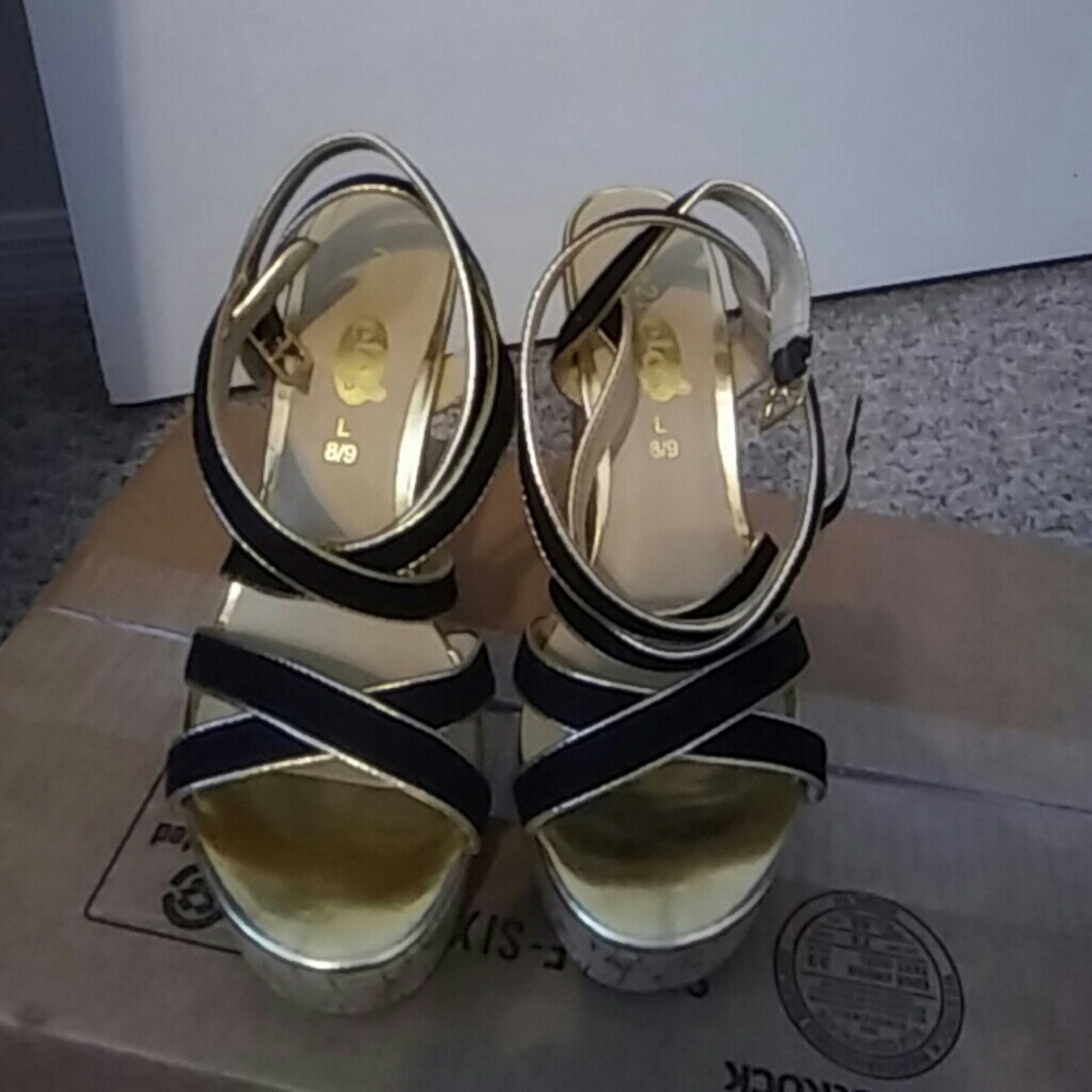 Shoes - Picture 3 of 3