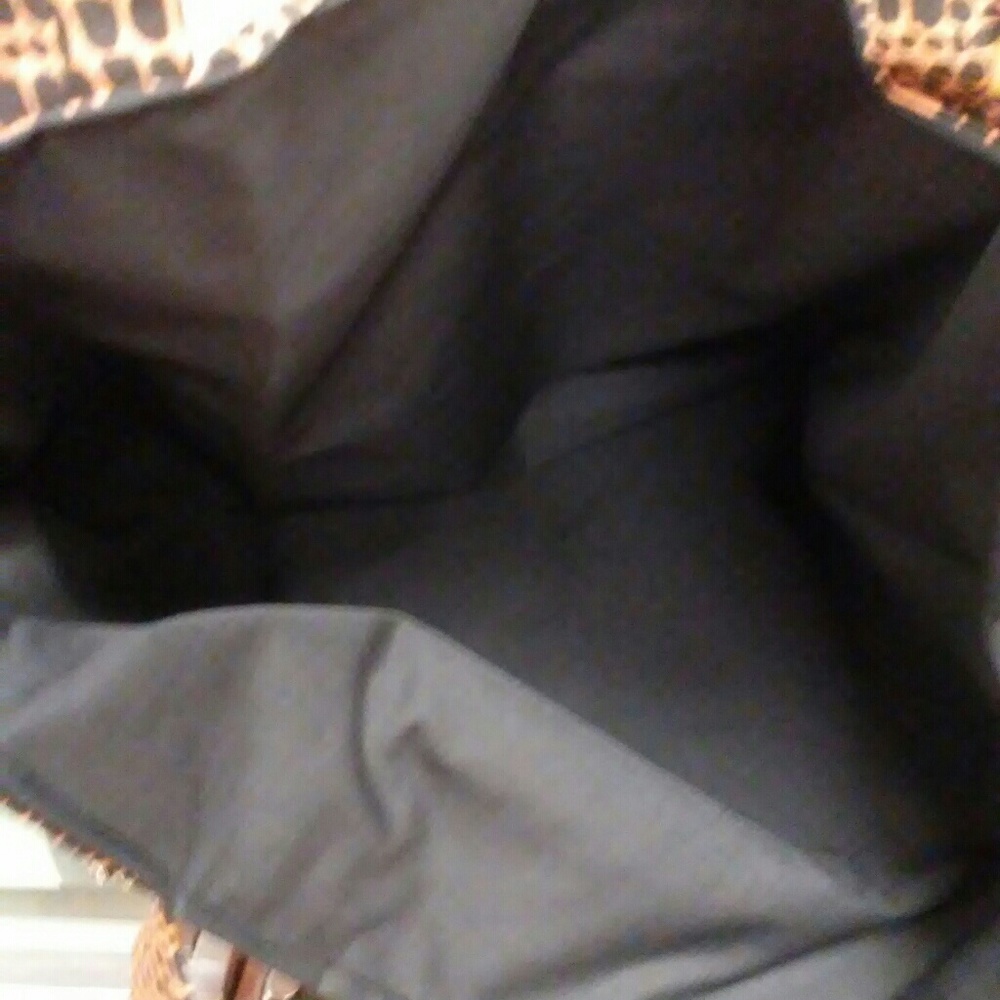 Leopard print tote bag with red sequin lips - Picture 4 of 4