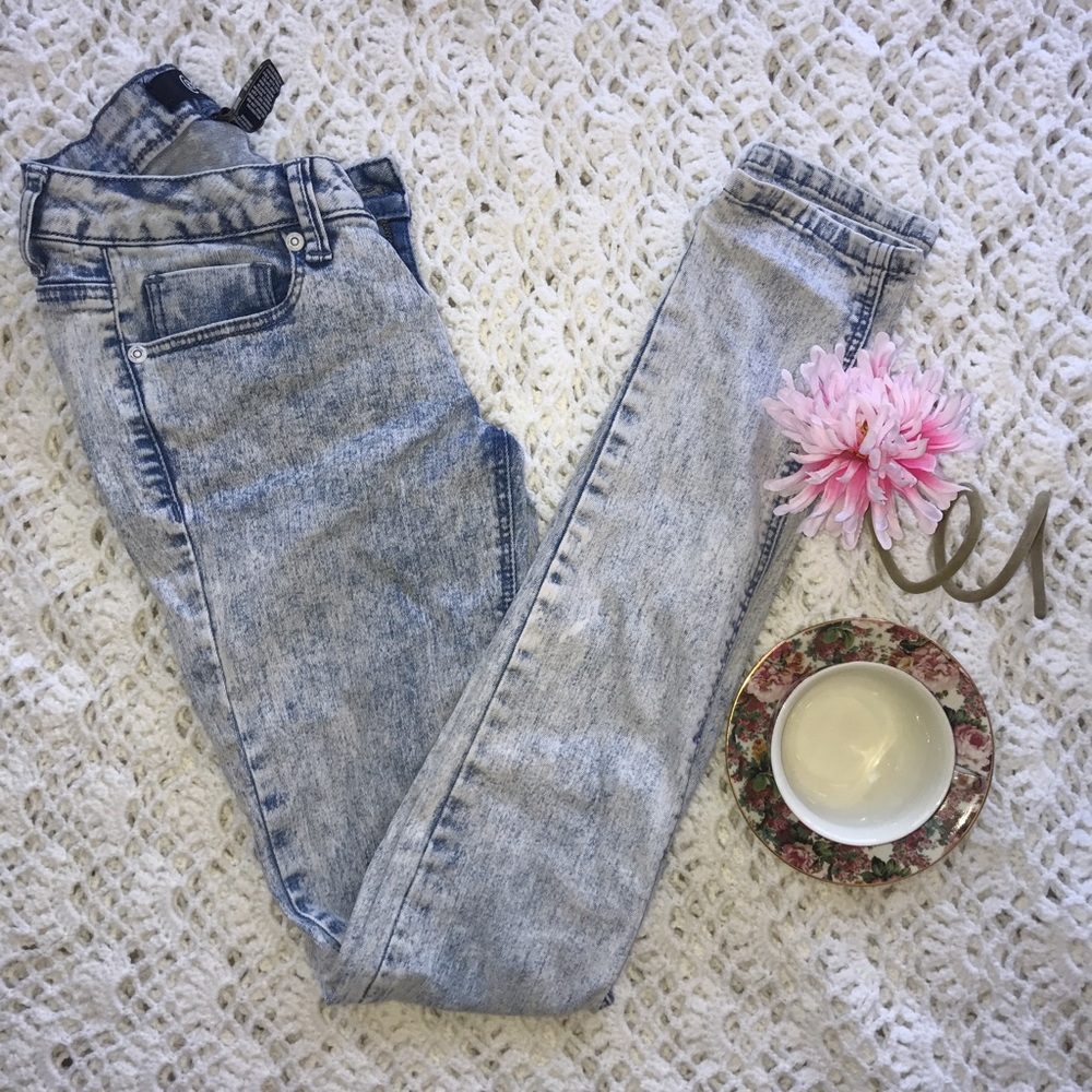 Rewashed skinny jeans
