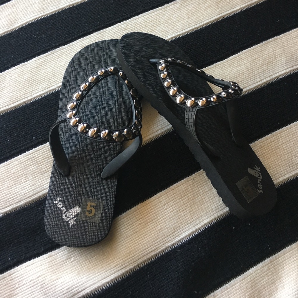 Girls Sanuks